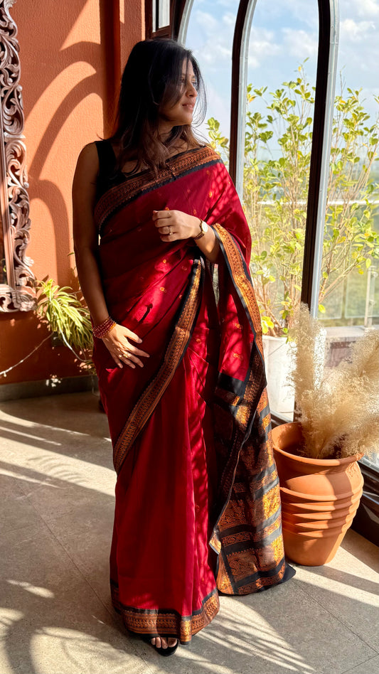 Kalyani pure cotton saree with zari border in Red and Black